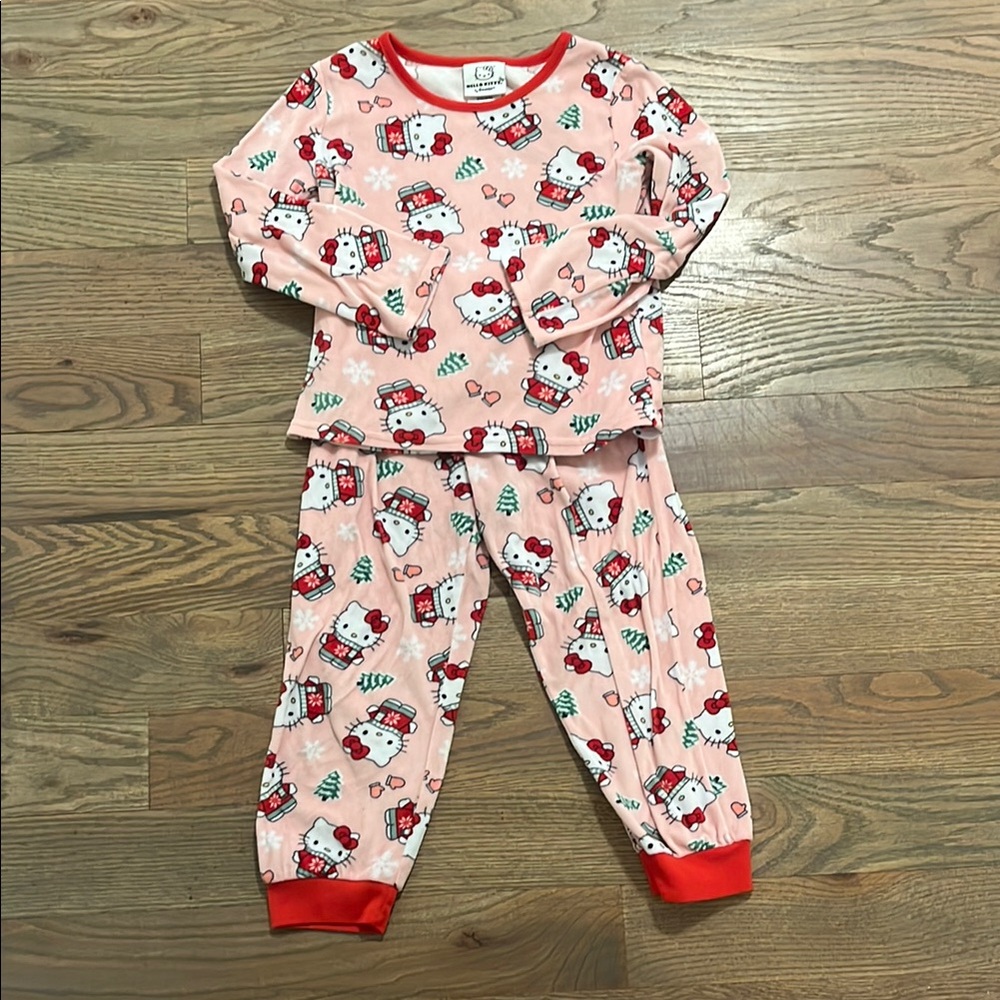 Hello kitty Christmas PJs EUC size 4/5